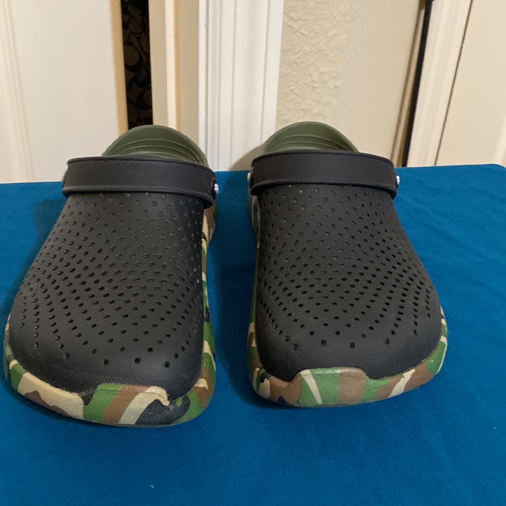 Crocs - Picture 5 of 14